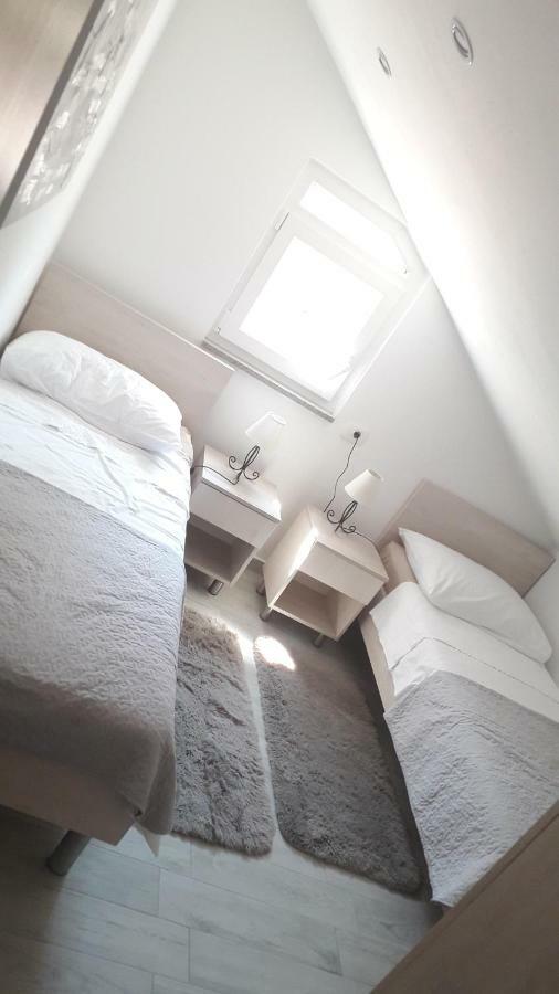 Apartmani Zilic Dugi Rat Eksteriør billede
