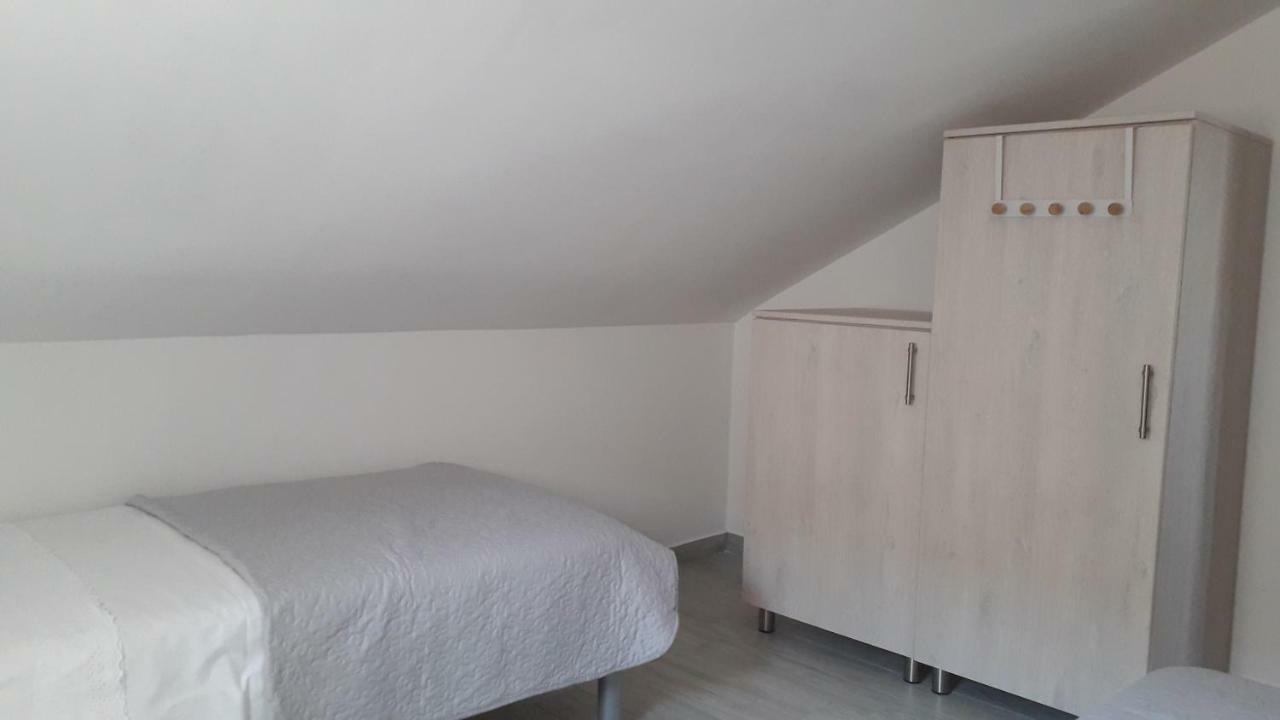 Apartmani Zilic Dugi Rat Eksteriør billede